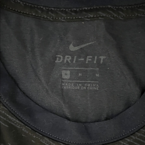 Nike Men’s Navy Short-Sleeve Dri-FIT Tee with Green Swoosh - Picture 3 of 6